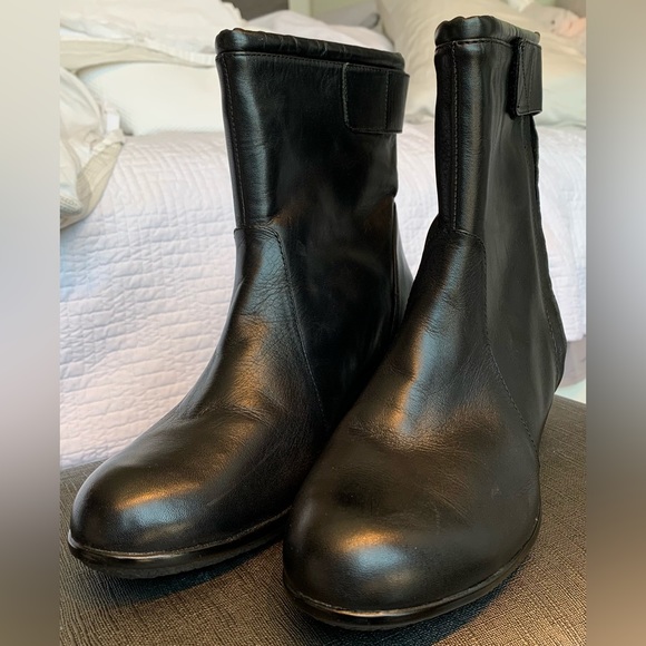 Taryn Rose Ankle-High Boots - Picture 2 of 7